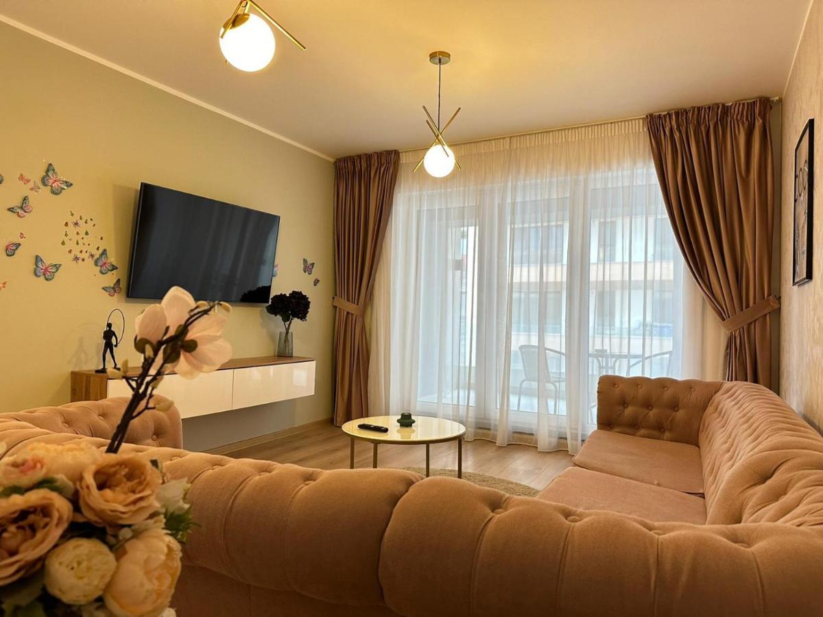Apartamento Coresi Mall Area & By Glam