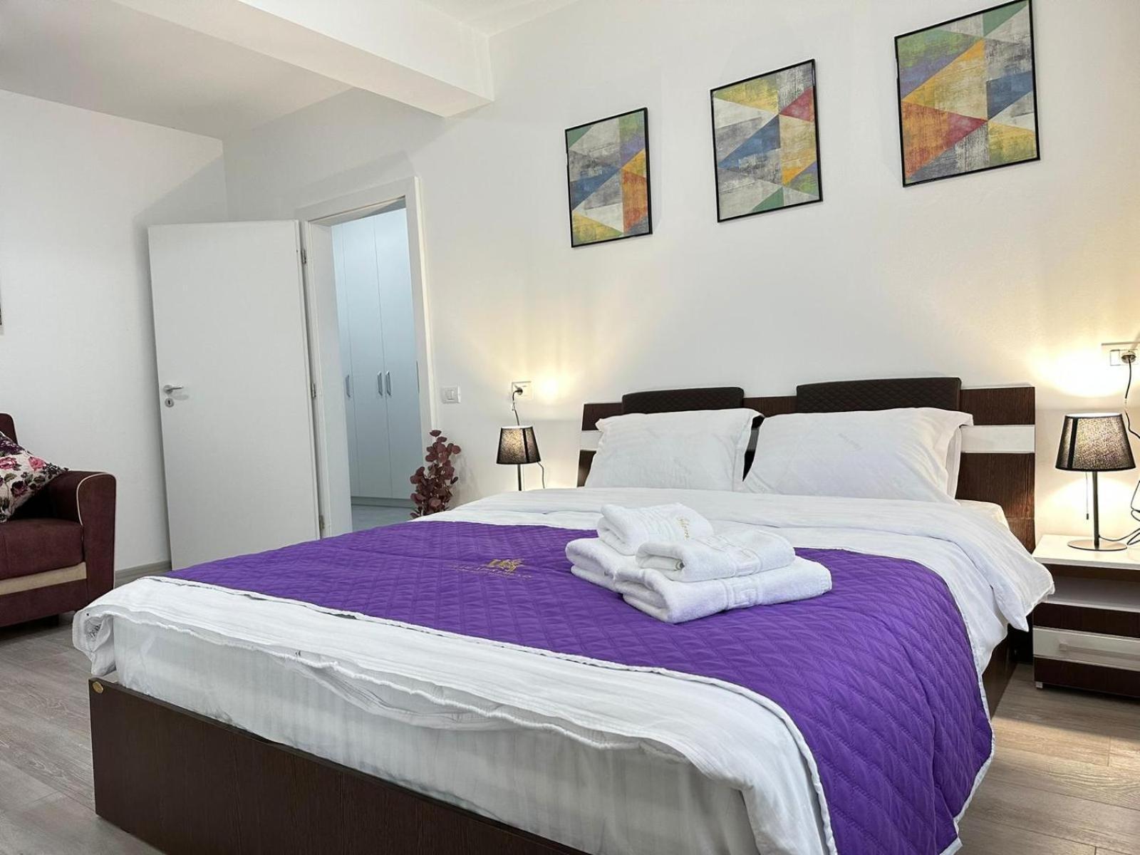 Coresi Mall Area & By Glam Apartamento Braşov