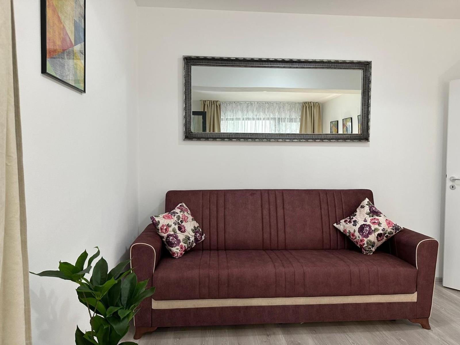 Apartamento Coresi Mall Area & By Glam *
