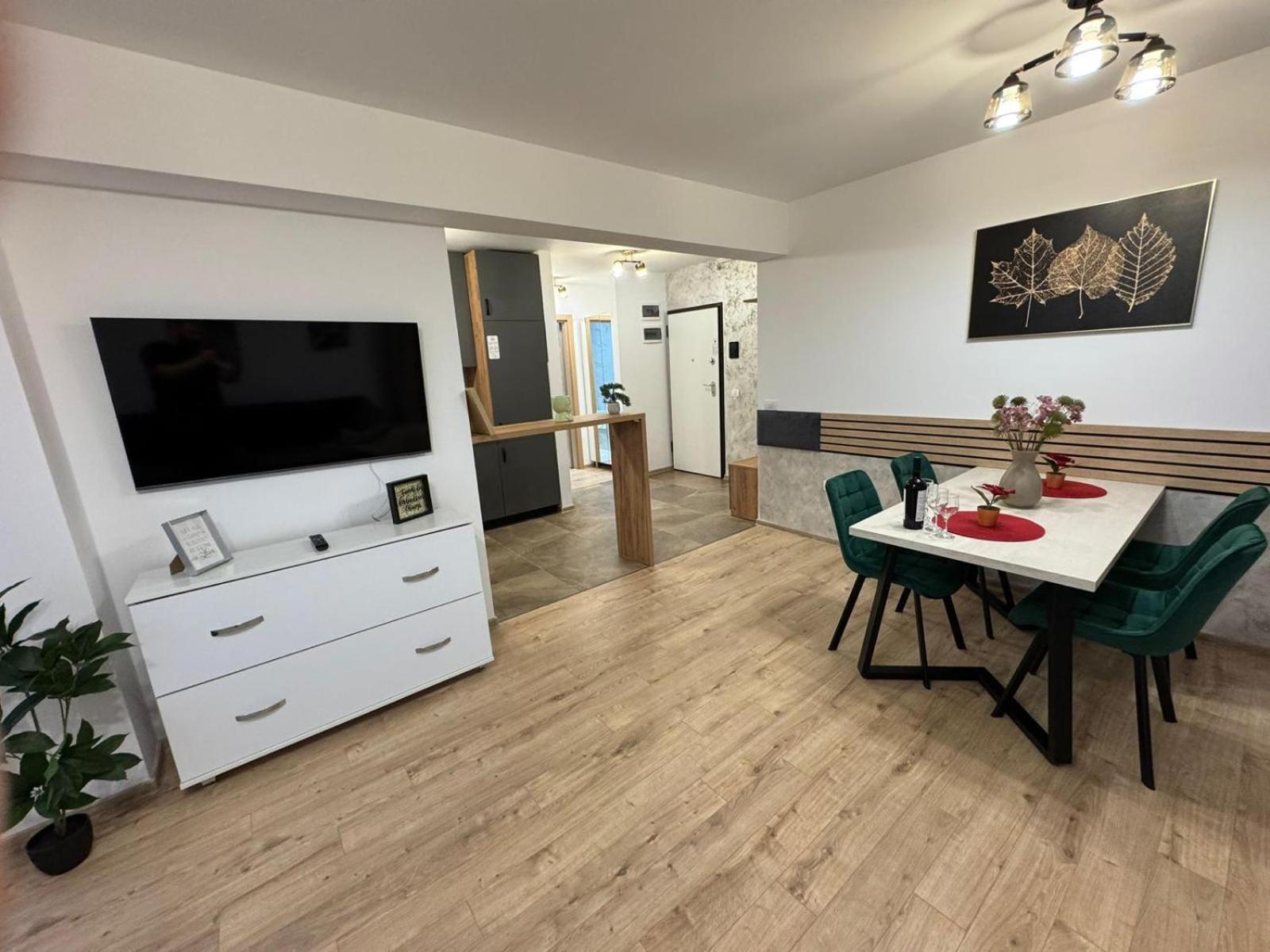 Coresi Mall Area & By Glam Apartamento Braşov
