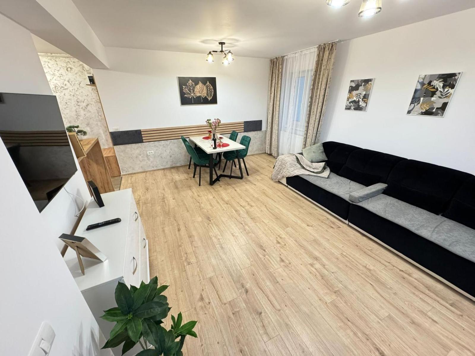 Apartamento Coresi Mall Area & By Glam