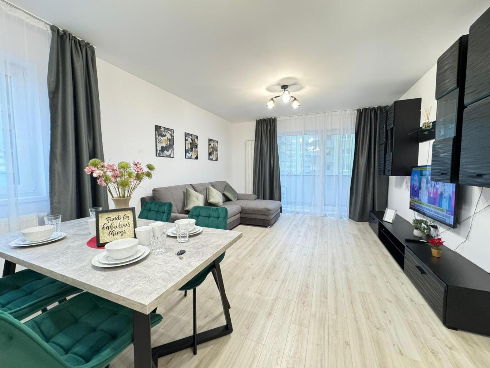 Coresi Mall Area & By Glam Apartamento Braşov
