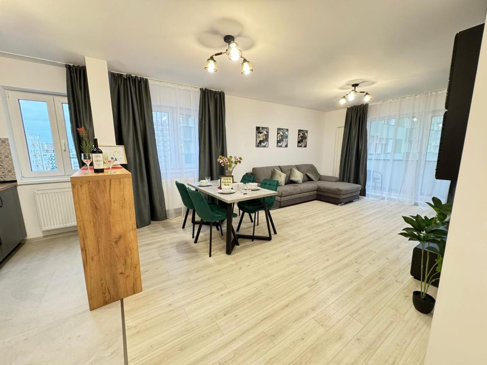 Coresi Mall Area & By Glam Apartamento Braşov